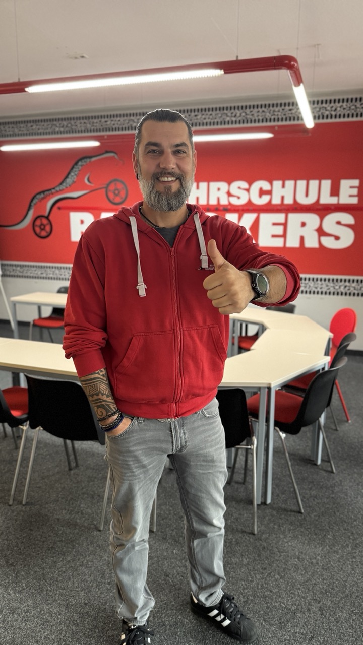 Florian Ramackers, Inhaber der Fahrschule Ramackers in Würzburg